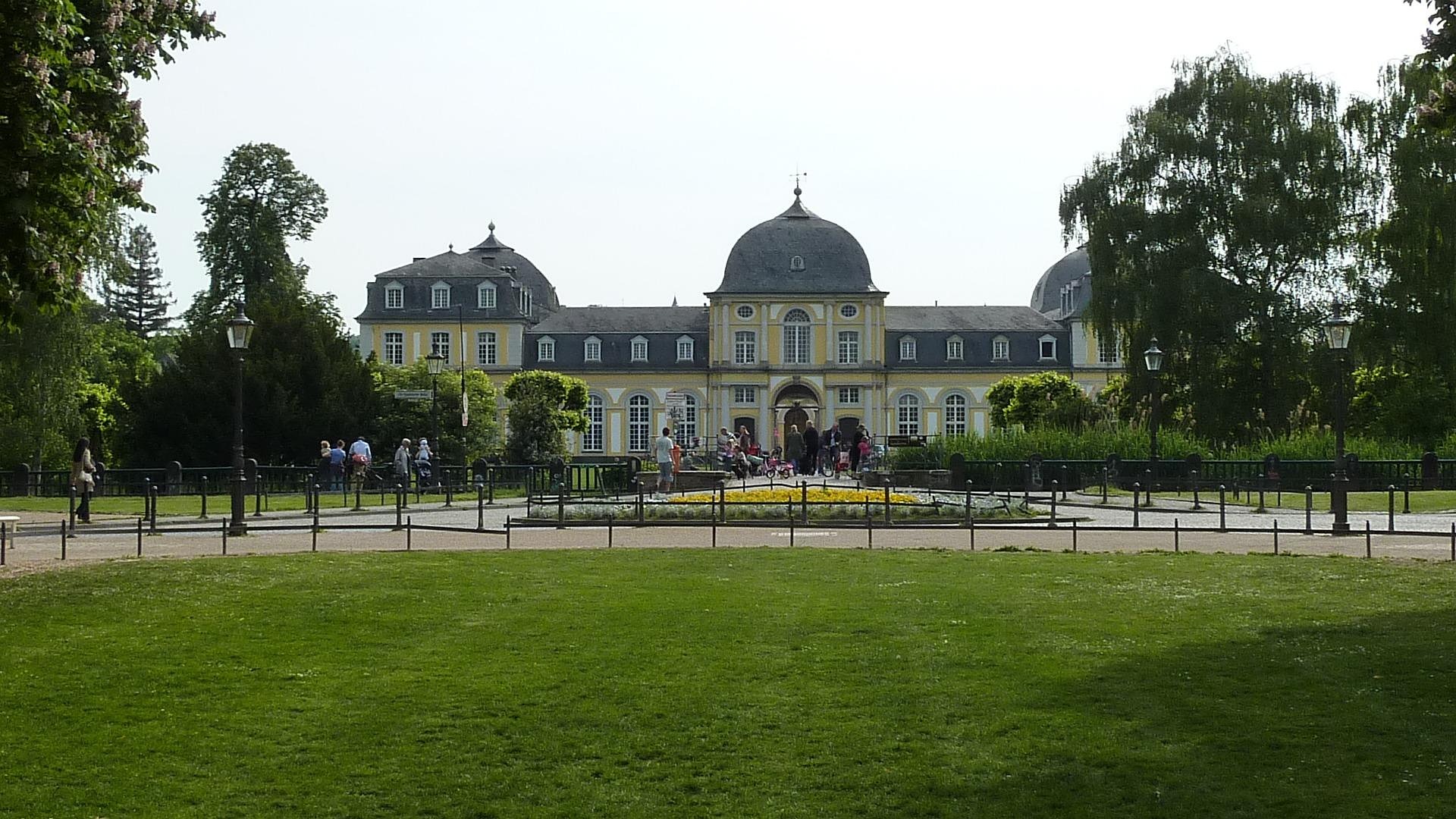 Kornfeld mit Blick in die Ferne